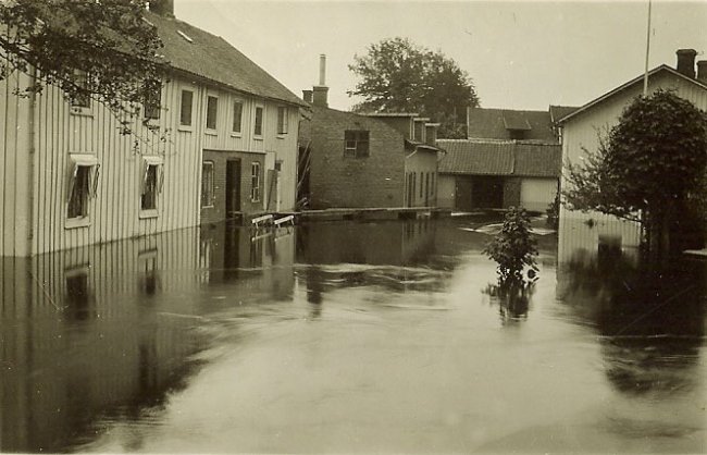 versvmningen vid Sundins fastighet vid bron 1927.